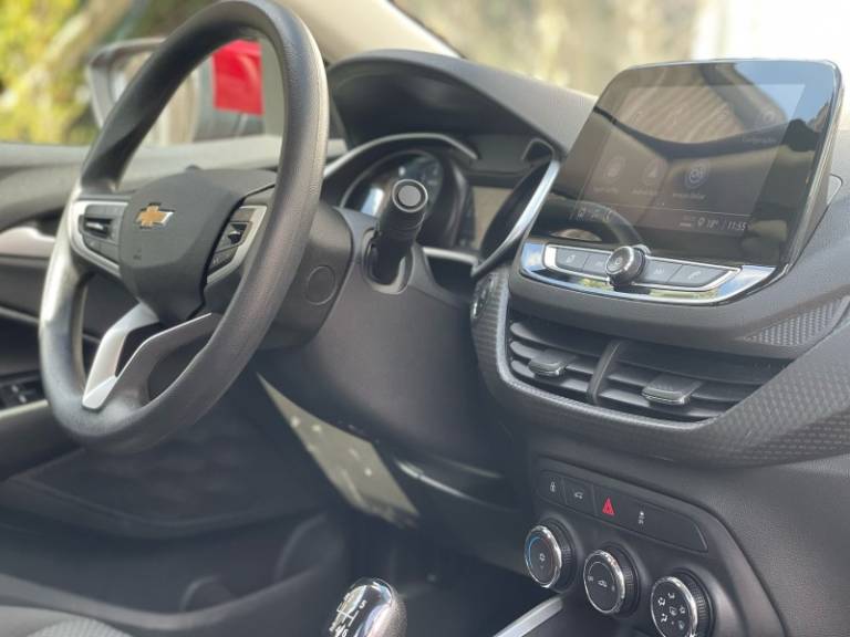 CHEVROLET - ONIX - 2023/2024 - Vinho - R$ 72.900,00