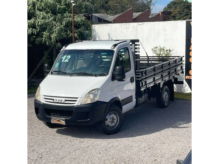 IVECO - DAILY - 2011/2012 - Branca - R$ 129.900,00