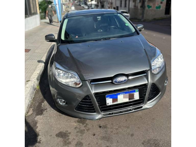 FORD - FOCUS - 2014/2014 - Cinza - R$ 50.900,00