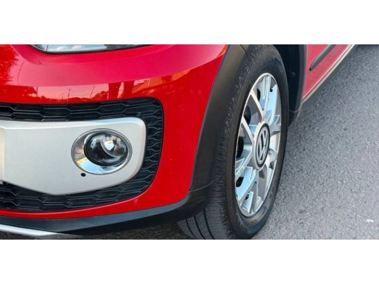 VOLKSWAGEN - UP - 2016/2017 - Vermelha - R$ 58.900,00