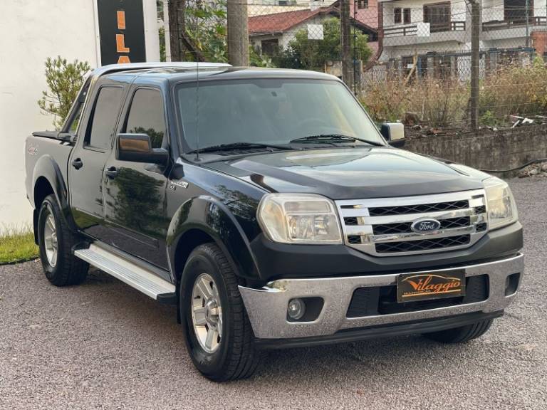 FORD - RANGER - 2011/2012 - Preta - R$ 76.900,00