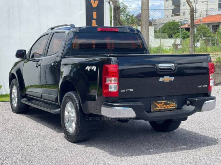 CHEVROLET - S10 - 2012/2013 - Preta - R$ 105.900,00