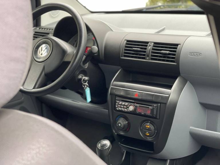 VOLKSWAGEN - FOX - 2009/2009 - Preta - R$ 32.900,00