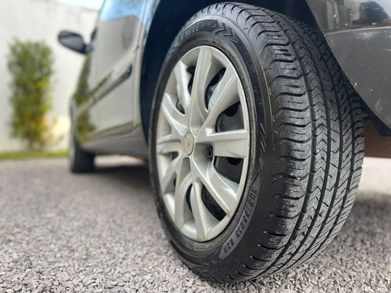 VOLKSWAGEN - FOX - 2009/2009 - Preta - R$ 29.900,00