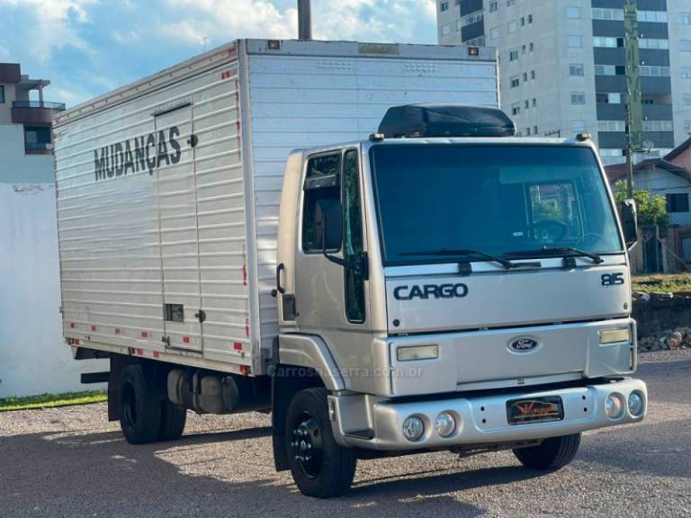 FORD - CARGO 815 - 2001/2001 - Prata - R$ 129.900,00