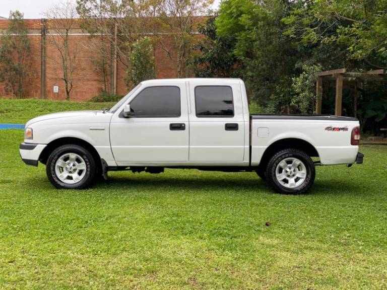 FORD - RANGER - 2006/2006 - Branca - R$ 59.900,00