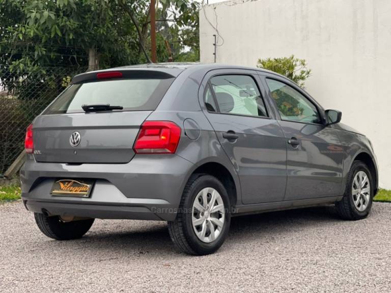 VOLKSWAGEN - GOL - 2022/2023 - Cinza - R$ 53.900,00