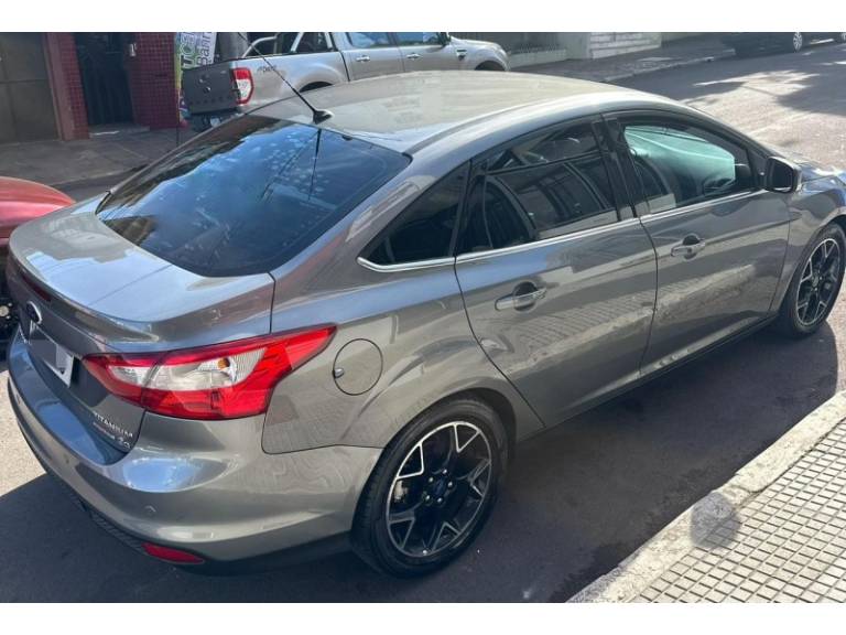 FORD - FOCUS - 2014/2014 - Cinza - R$ 50.900,00