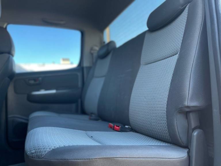 TOYOTA - HILUX - 2013/2013 - Branca - R$ 125.900,00