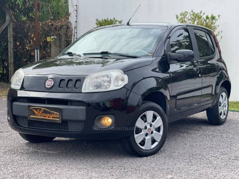 FIAT - UNO - 2013/2014 - Preta - R$ 34.900,00