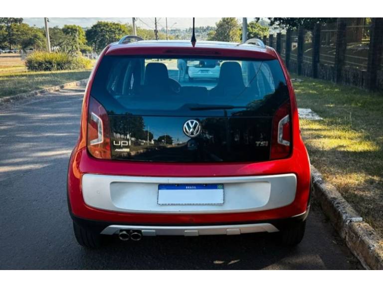 VOLKSWAGEN - UP - 2016/2017 - Vermelha - R$ 58.900,00