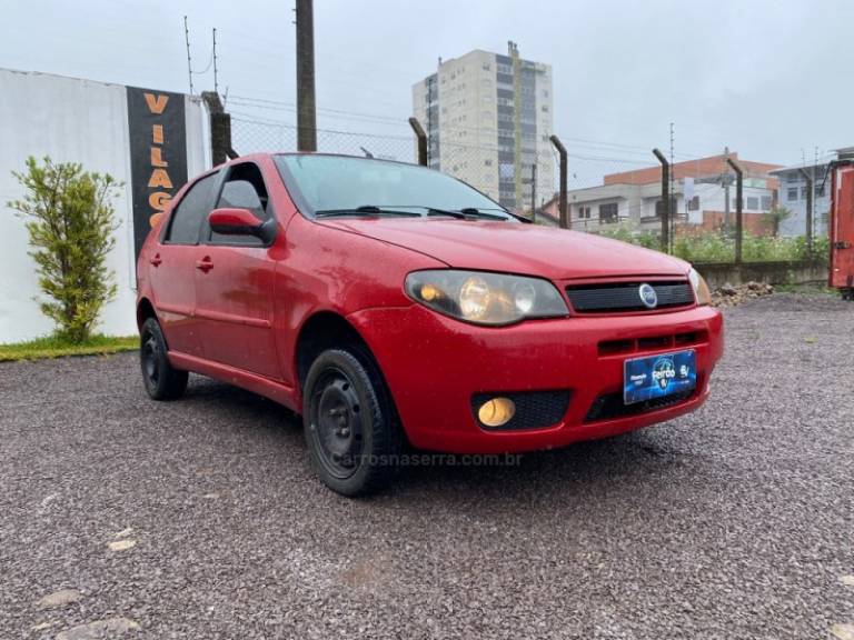 FIAT - PALIO - 2006/2006 - Vermelha - R$ 18.900,00