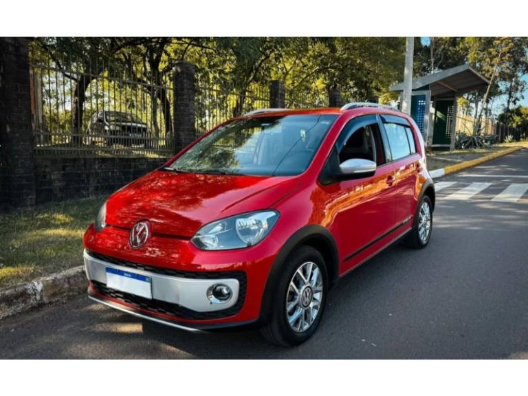 VOLKSWAGEN - UP - 2016/2017 - Vermelha - R$ 58.900,00