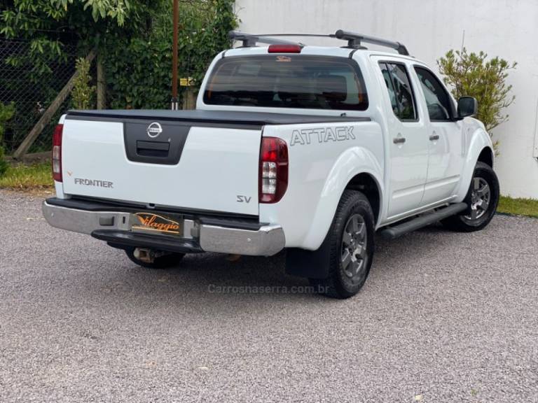 NISSAN - FRONTIER - 2014/2015 - Branca - R$ 105.900,00