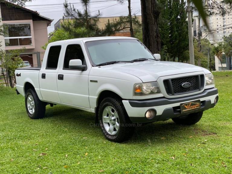 FORD - RANGER - 2006/2006 - Branca - R$ 59.900,00