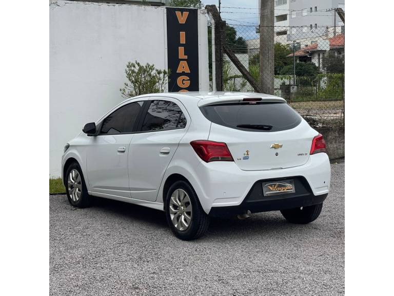 CHEVROLET - ONIX - 2017/2017 - Branca - R$ 52.900,00