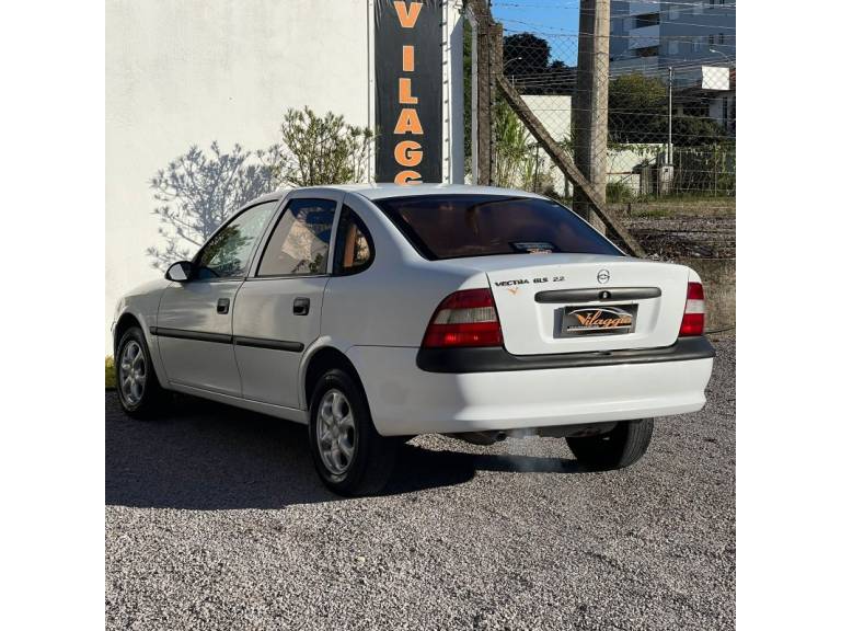 CHEVROLET - VECTRA - 1998/1999 - Branca - R$ 16.900,00