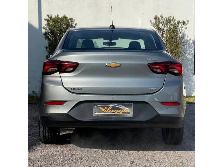 CHEVROLET - ONIX - 2023/2024 - Cinza - R$ 89.900,00