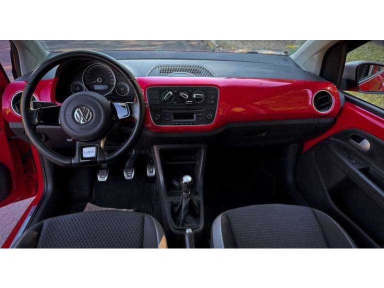 VOLKSWAGEN - UP - 2016/2017 - Vermelha - R$ 58.900,00