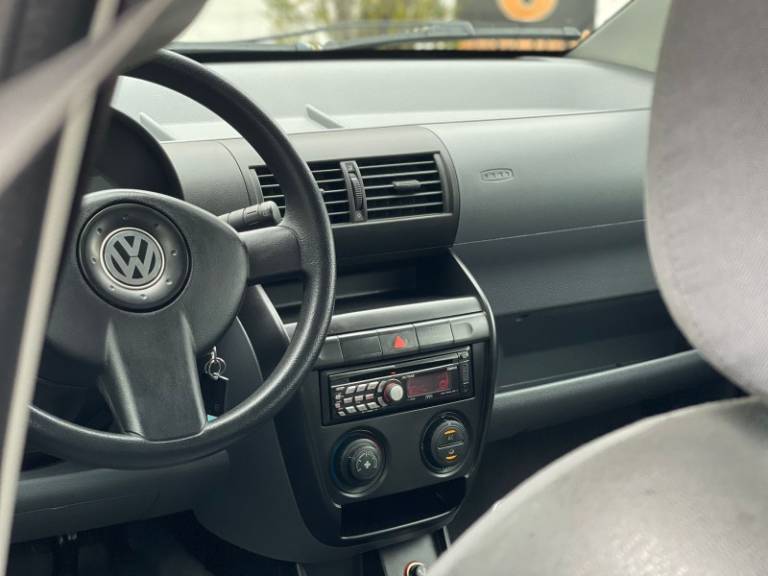 VOLKSWAGEN - FOX - 2009/2009 - Preta - R$ 32.900,00