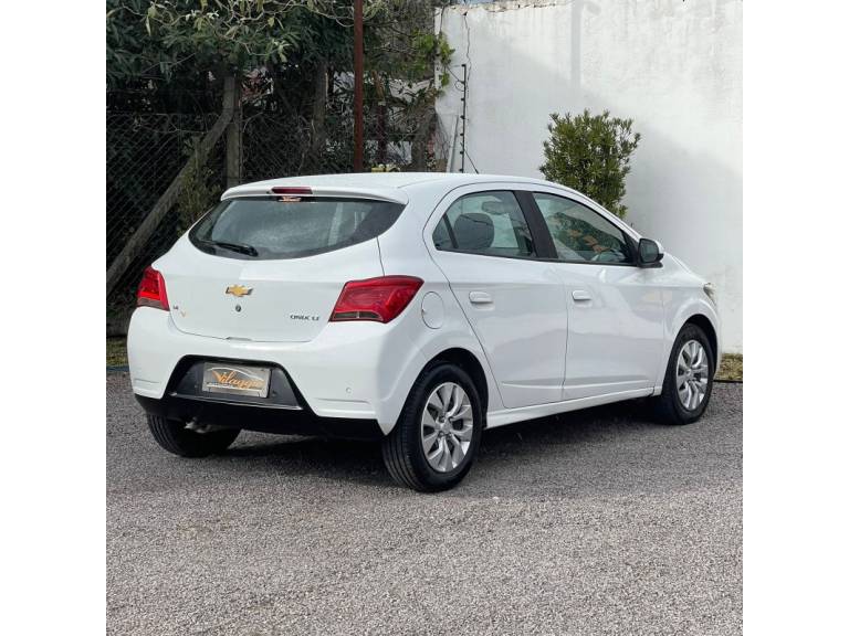 CHEVROLET - ONIX - 2017/2017 - Branca - R$ 56.900,00