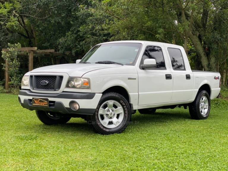 FORD - RANGER - 2006/2006 - Branca - R$ 59.900,00