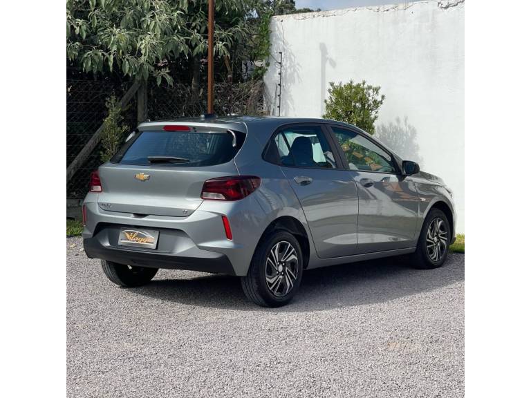 CHEVROLET - ONIX - 2023/2024 - Cinza - R$ 72.900,00