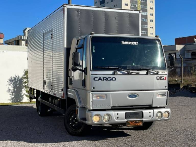 FORD - CARGO 815 - 2004/2004 - Prata - R$ 149.000,00