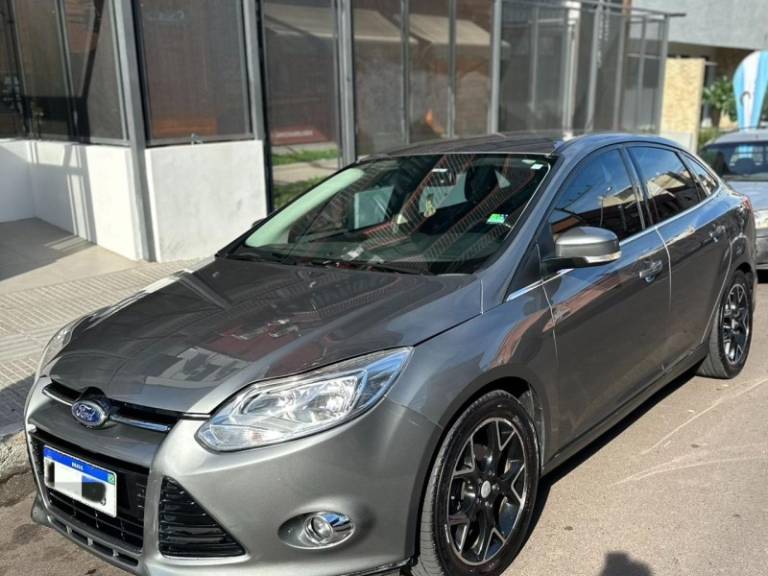 FORD - FOCUS - 2014/2014 - Cinza - R$ 50.900,00