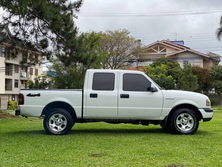 FORD - RANGER - 2006/2006 - Branca - R$ 59.900,00