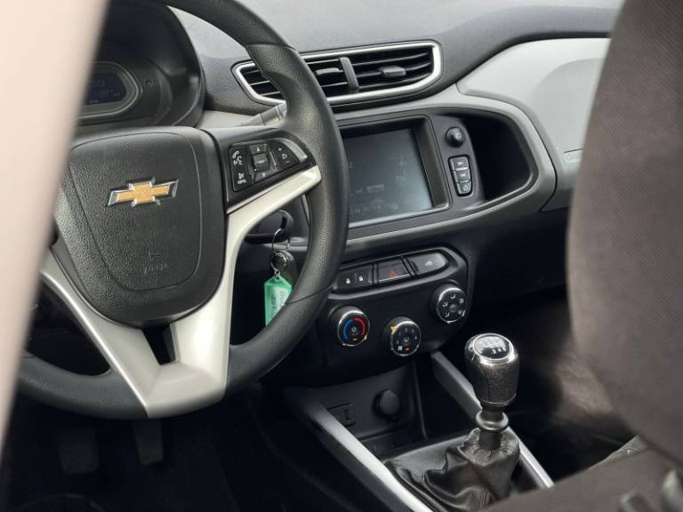 CHEVROLET - ONIX - 2017/2017 - Branca - R$ 56.900,00