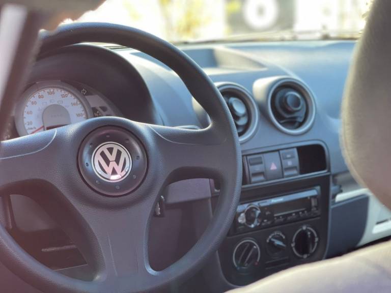VOLKSWAGEN - GOL - 2007/2008 - Vermelha - R$ 24.900,00