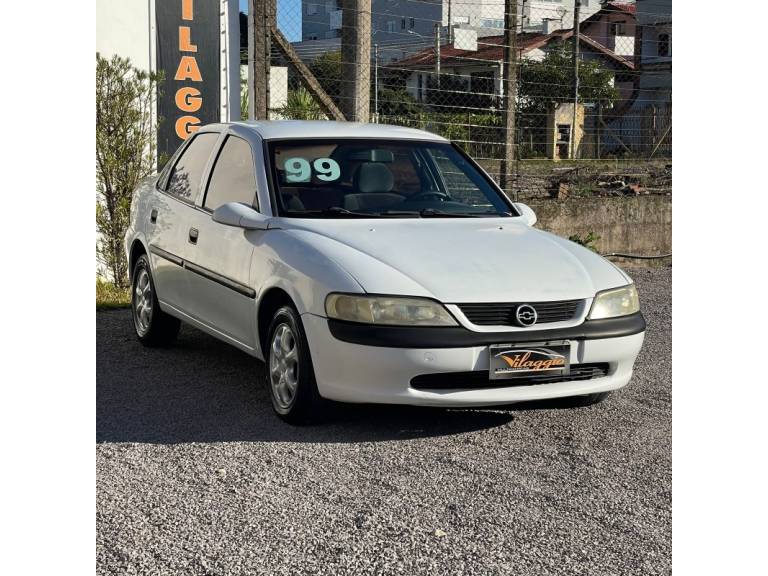 CHEVROLET - VECTRA - 1998/1999 - Branca - R$ 16.900,00